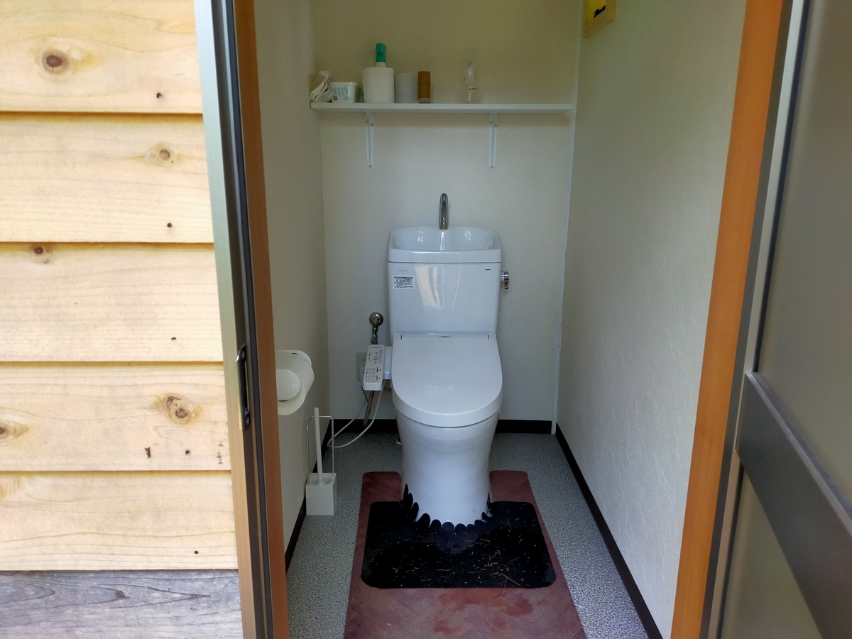 白馬塩の道温泉 倉下の湯 くるま旅クラブ くるま旅パーク キャンピングトレーラー 車中泊 旅犬 トイレ