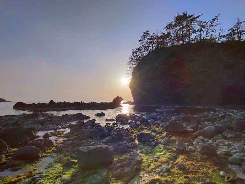 石川県 羽咋郡志賀町 巌門 夕日  ペット可 シーズー 