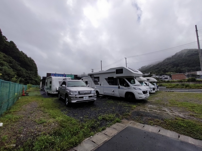 兼宮商店 RVパークおながわ&浜焼きコーナー くるま旅クラブ 車中泊キャンピングトレーラー ペット可 