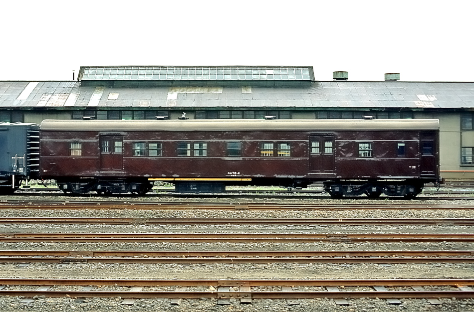 katoのスエ78も戦災復旧客車だか、元は戦前の優等客車だった