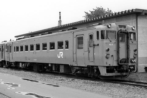 JRの限られた地域でいまだも現役で活躍しているキハ40系とはどんな車両