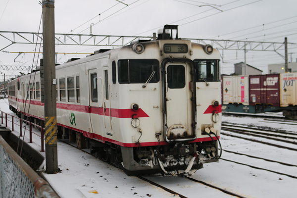 JR東日本 行くぜ、東北。 キハ40 盛岡色 たらこ色 B3特大ポスター