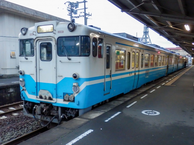 キハ47でJR四国の車両にもついに首都圏色も登場した。 - 本棚の住人