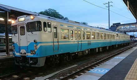 キハ47でJR四国の車両にもついに首都圏色も登場した。 - 本棚の住人