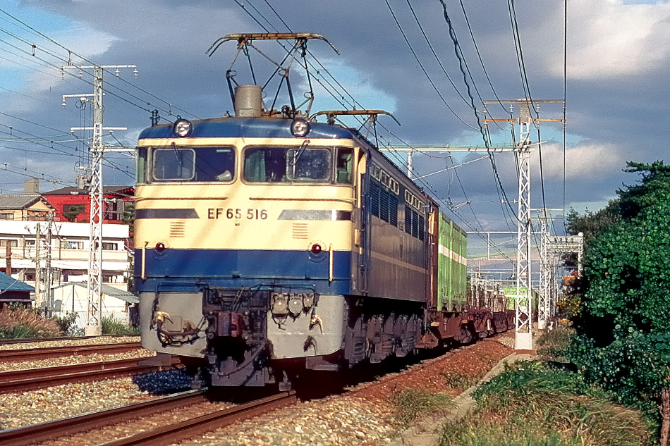 EF65  500番台前照灯、走行問題ナシデス。 KATO製 EF65 500番台を分解メンテナンスする リニューアル化後の