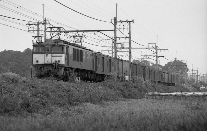国鉄時代に荷物列車を担当したEF64-1000番台の貴重な記録とその理由