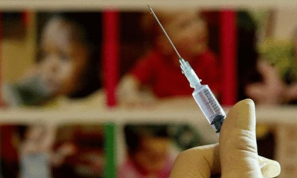 ワクチンの副作用で自閉症、てんかん、集中力がない、ギャン泣き、夜は寝ない、落ち着きがない、物忘れなどの症状が起きる