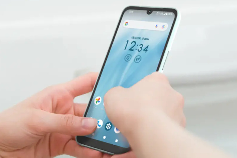 arrows We2を操作する手元