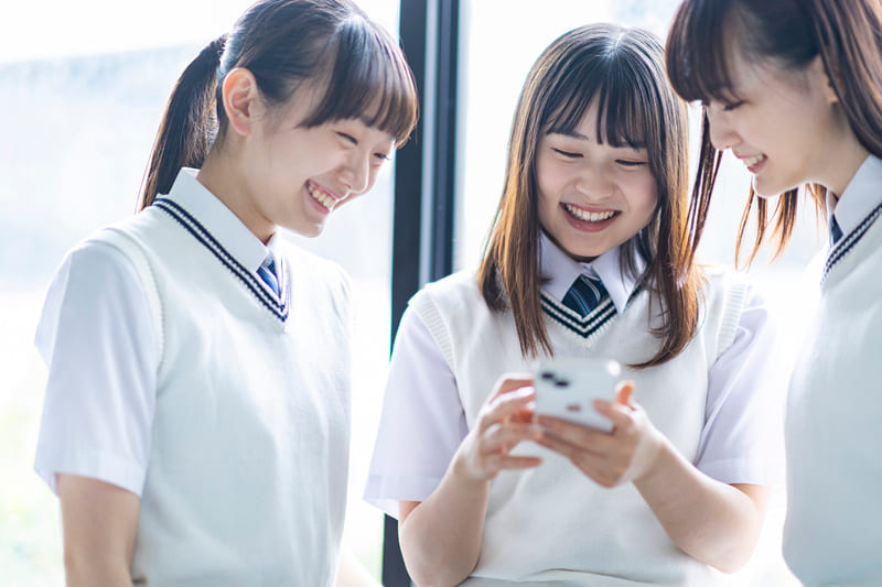 2026年の大手通信事業者の学割を紹介