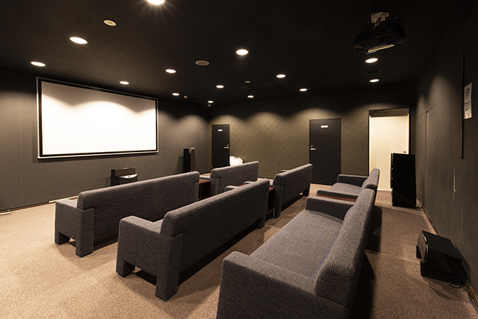 ニュートンプレイスのシアタールーム