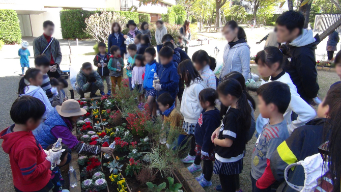 ニュートンプレイスの植え付けイベントの様子