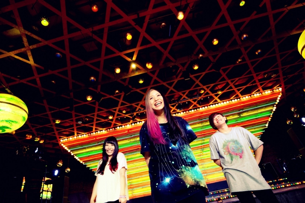 ロックバンド・Dizzy Sunfistのアー写真