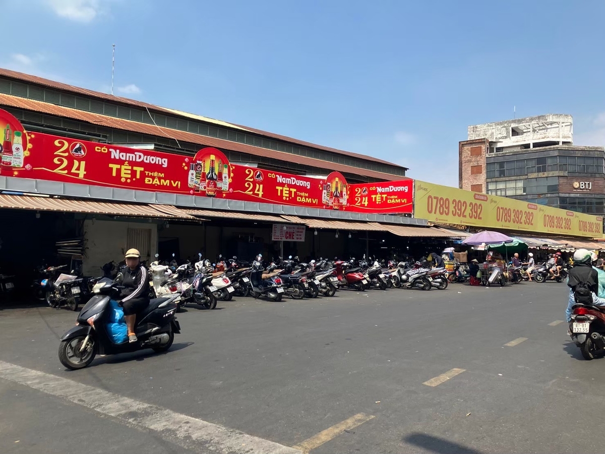 タンディン市場