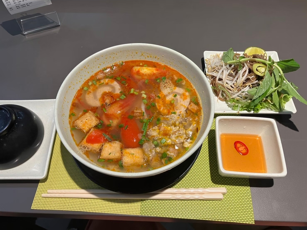 トマト風味のフォー