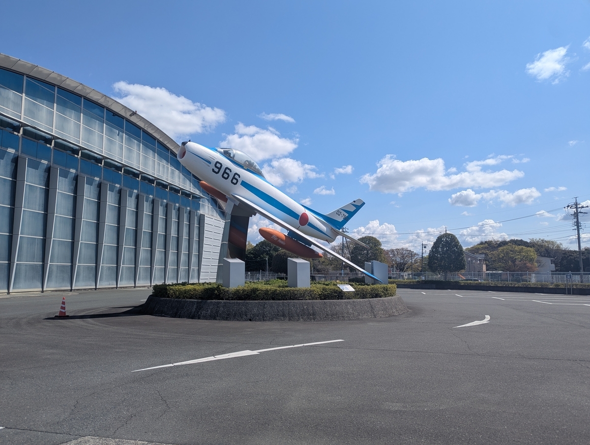 ブルーインパルスでも使用された機体のひとつ、F-86F戦闘機