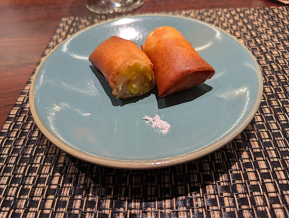 中華料理しげ乃のコース料理『帆立とトウモロコシの春巻き』