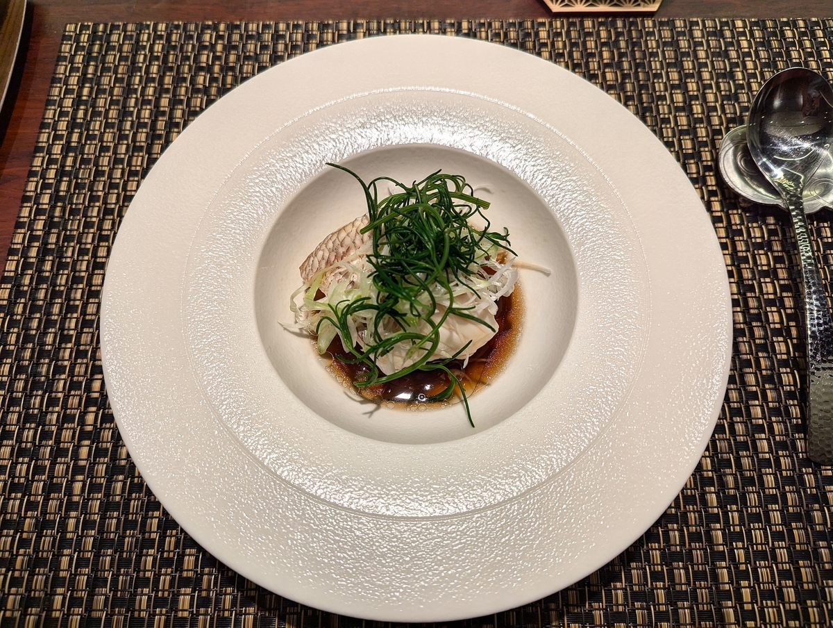 中華料理しげ乃のコース料理『鮮魚(鯛) 茄子』