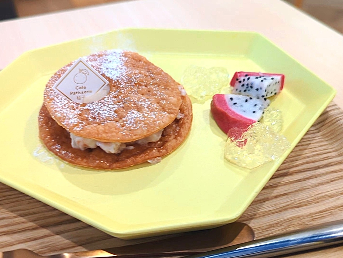 Cafe&Sweets Patisserie柚子の住吉ミルフィーユ。ジャーマンポテトが入っている