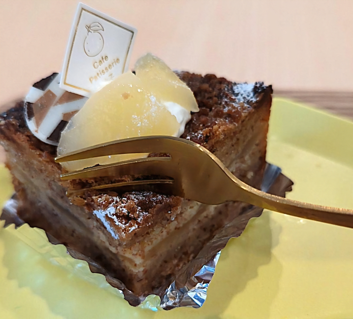 Cafe&Sweets Patisserie柚子のクランブルポムのザクシャリザクッとした歯ごたえがたまらない