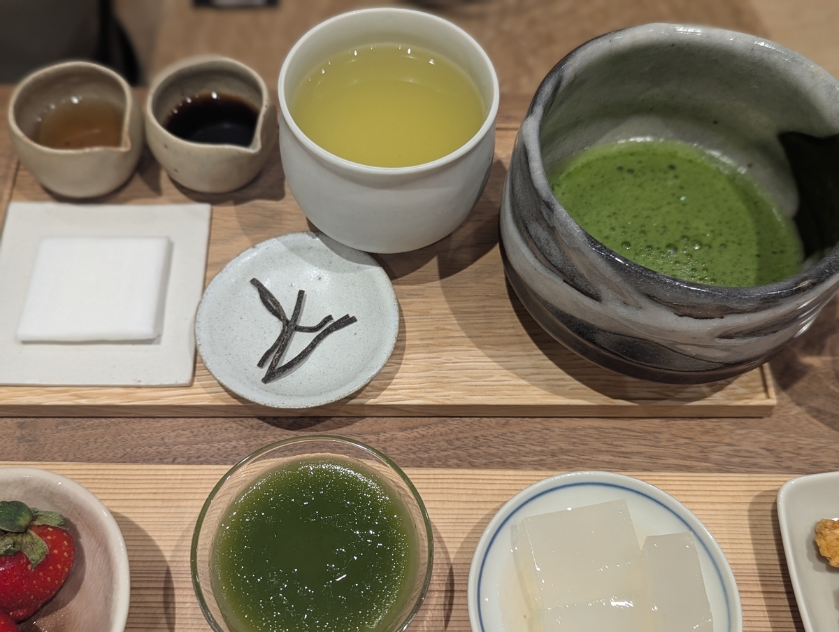 箸休めの塩昆布とお茶