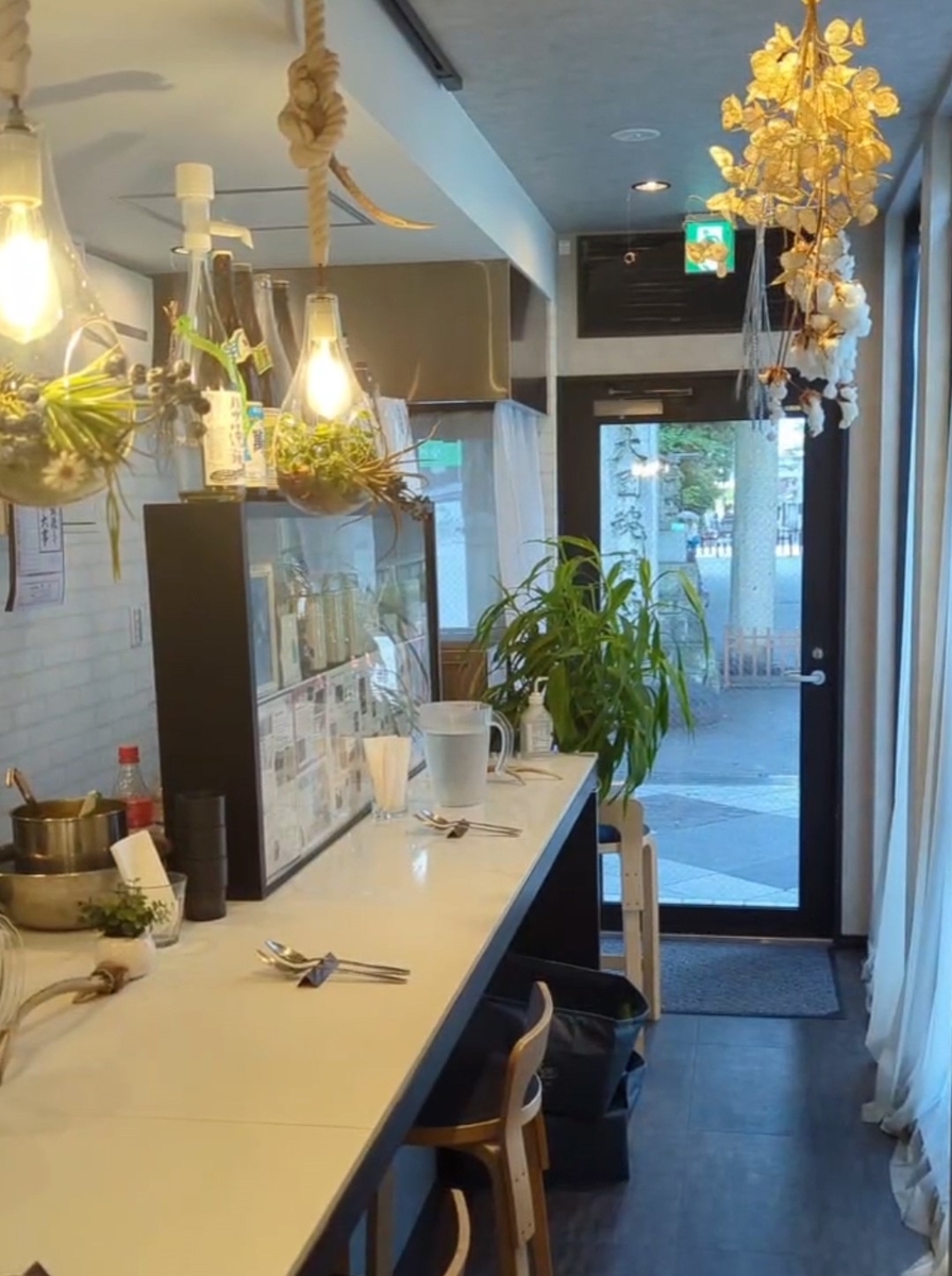 府中本町 医食屋nobuのカウンター席