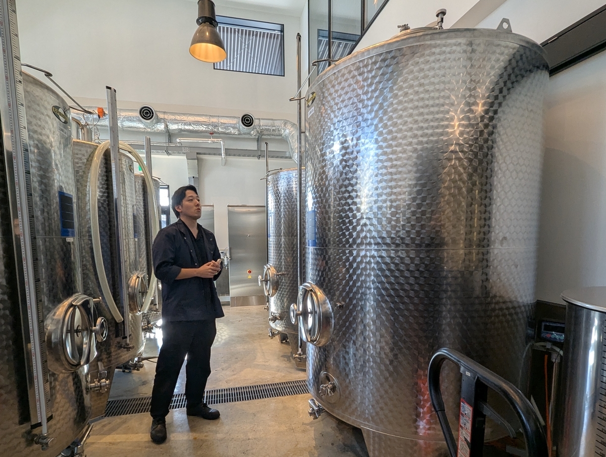 コーンスピリッツ ベース原酒タンク｜東京八王子蒸溜所が焼酎ではなく採用したジンの酒質