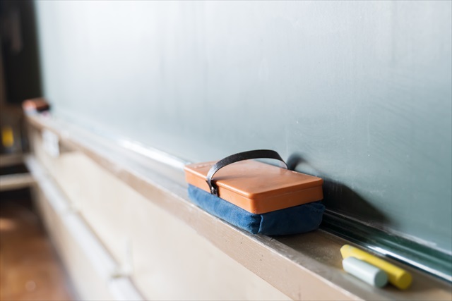 不登校,登校拒否,学校,黒板,授業