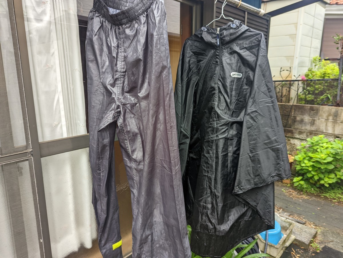 東京エクストリームウォーク100で使用したポンチョとレインスーツの画像