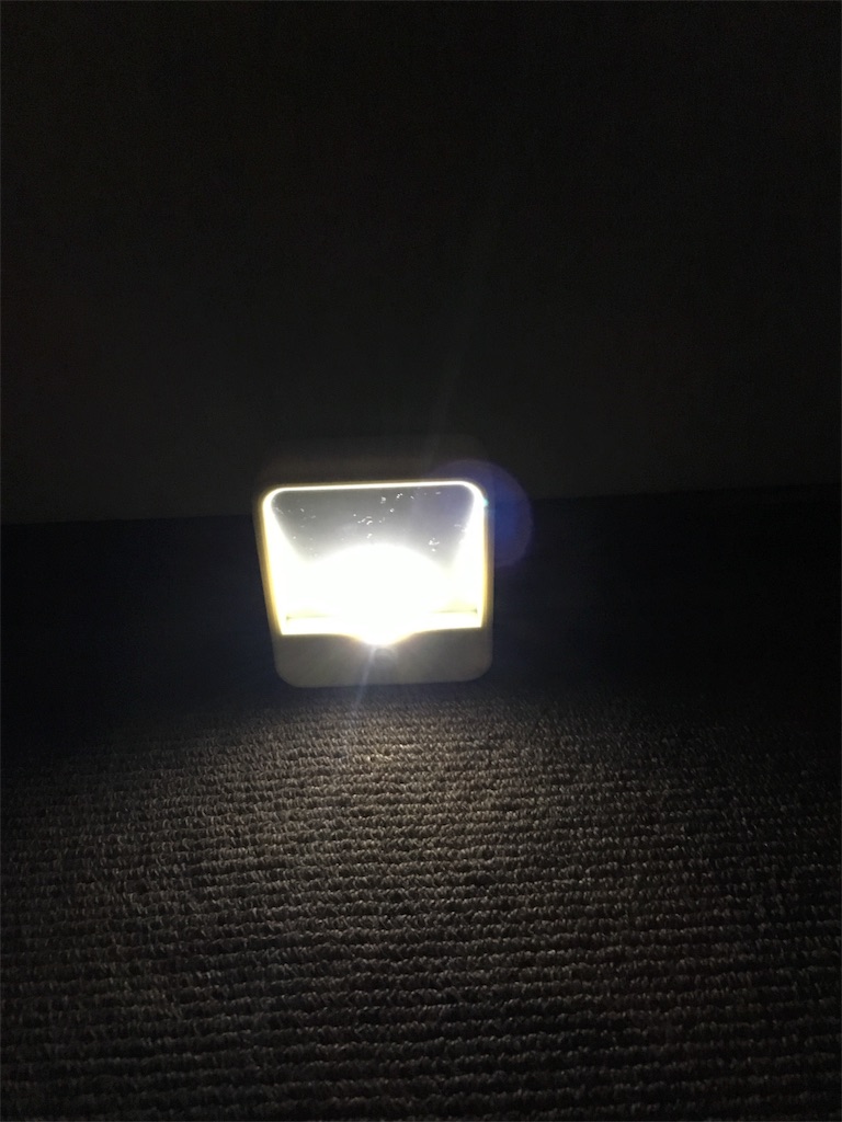 LEDモーションセンサーライト_点灯 LEDモーションセンサーライト_点灯