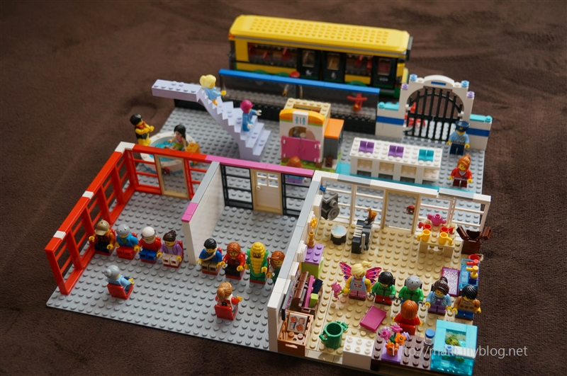 レゴで幼稚園作りました 君の手を離す日