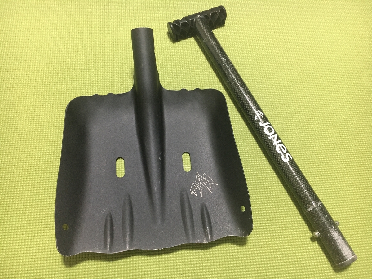 ビーコン プローブ ショベル バックカントリー　三種の神器 三種の神器」の役割と必要性 | ビーコン、プローブ、ショベル