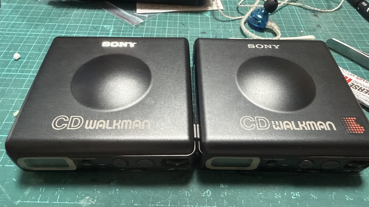 ポータブルプレーヤー SONY CD WALKMAN DISCMAN D-82 Sony CD Walkman D-82 8cm Portable CD Player