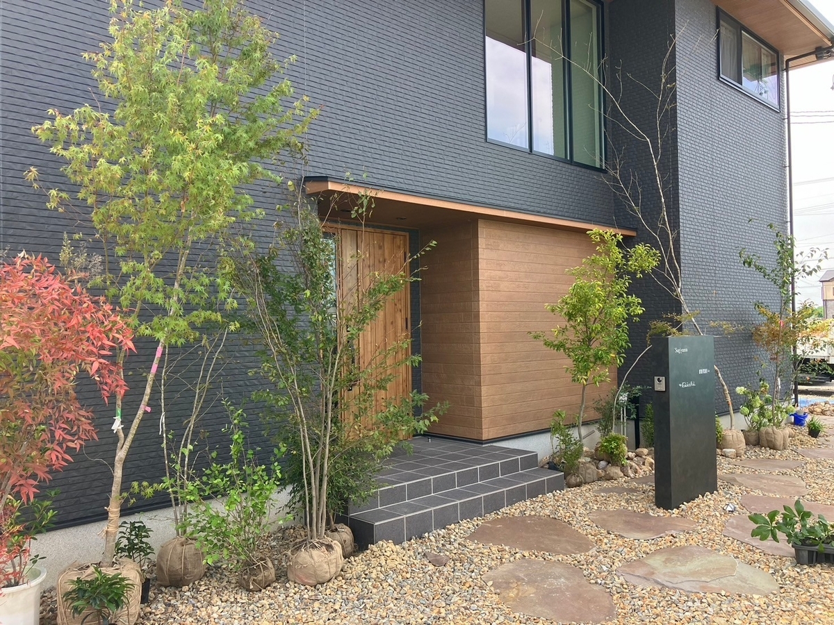 森を持ち込む植栽デザイン 住友林業の家 - おしゃれな外構デザインスタジオリム名古屋・愛知