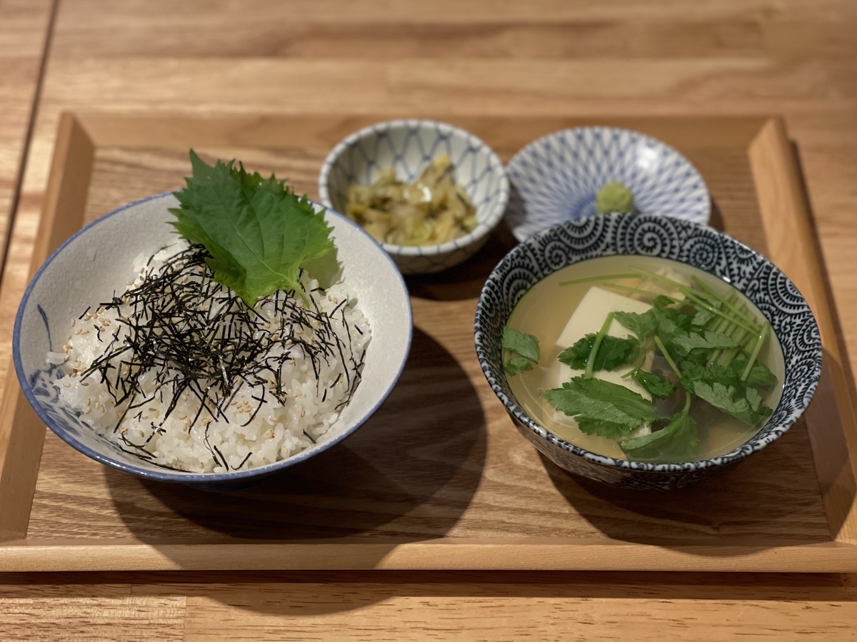 ストップかけるまで天然マグロのせ放題 日本橋小伝馬町 食堂うなり のまぐろ丼がホントにコスパを超越してた ぐるなび みんなのごはん