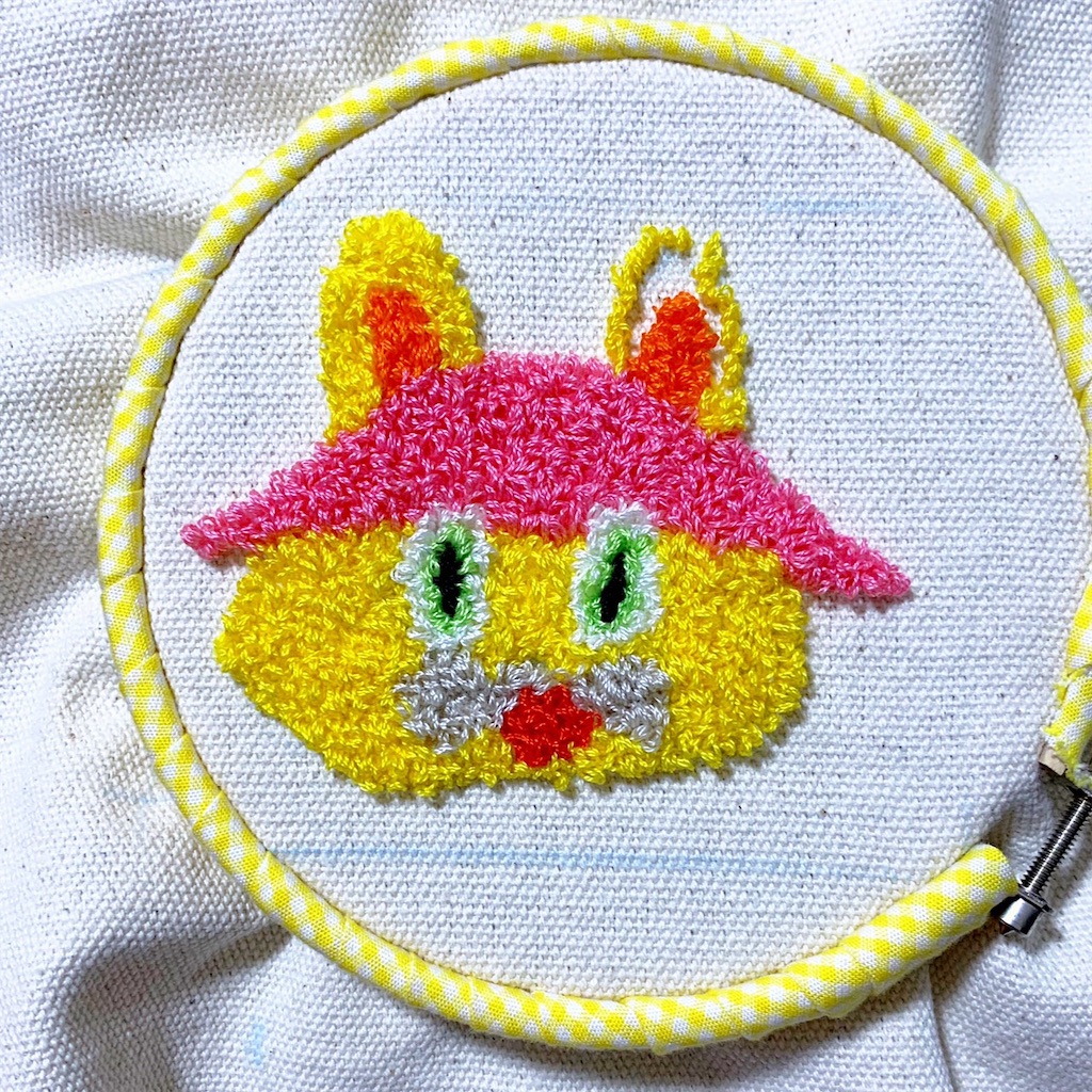 隙間時間で簡単に刺繍♪パンチニードルでウサギ小銭入れ作りました(o 隙間時間で簡単に刺繍♪パンチニードルでウサギ小銭入れ作りました(o