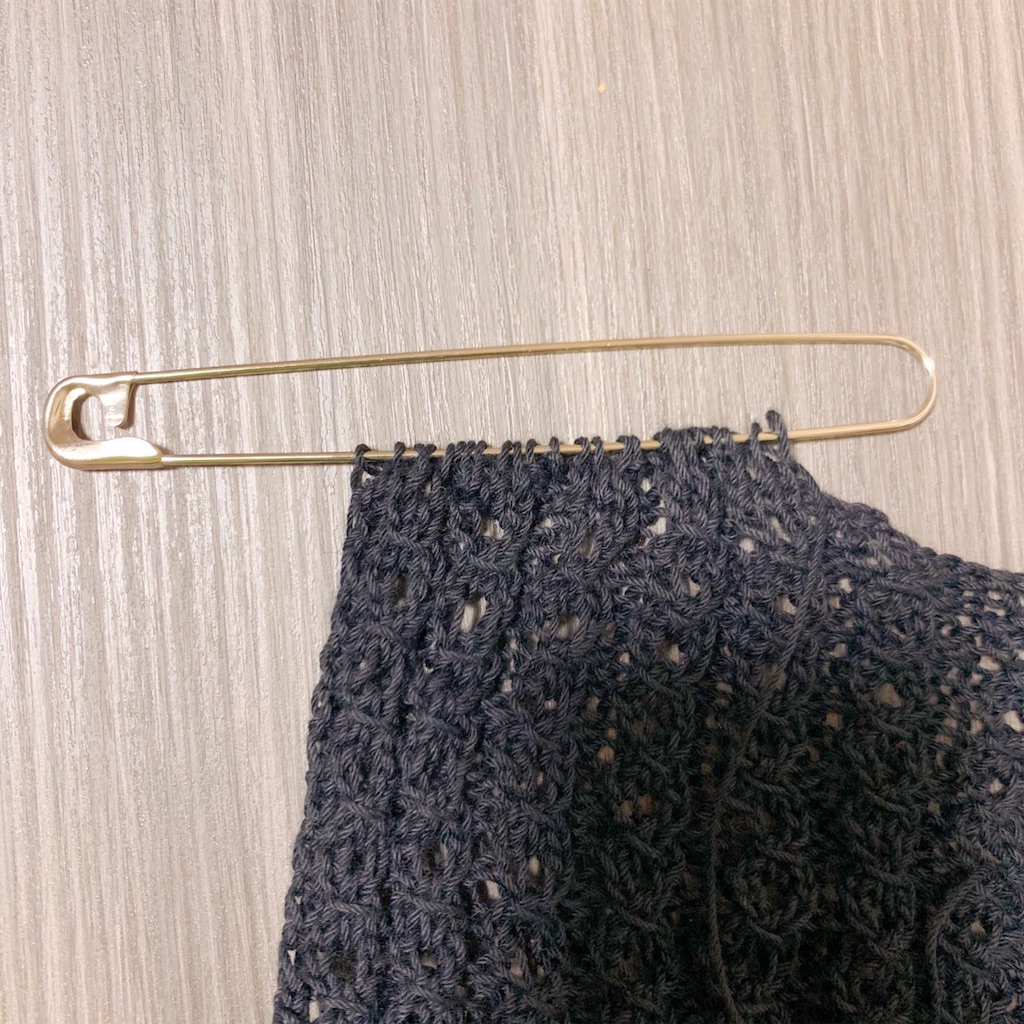 怪談 突然外れるほつれ止め ｷｮｳﾌ 休み目がほどけてくよ 泣 不器用ですが編み物楽しんでます 時々縫い物と刺繍も