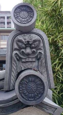 東長寺の鬼瓦 東長寺の鬼瓦