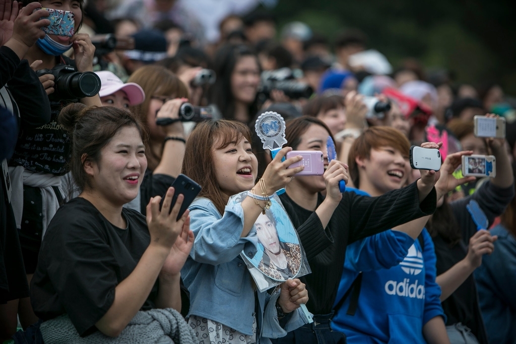 和訳 軍楽隊ってどんなとこ 2 韓国軍楽隊とk Pop アイドル ニューヨーク タイムズ キツネをめぐる冒険