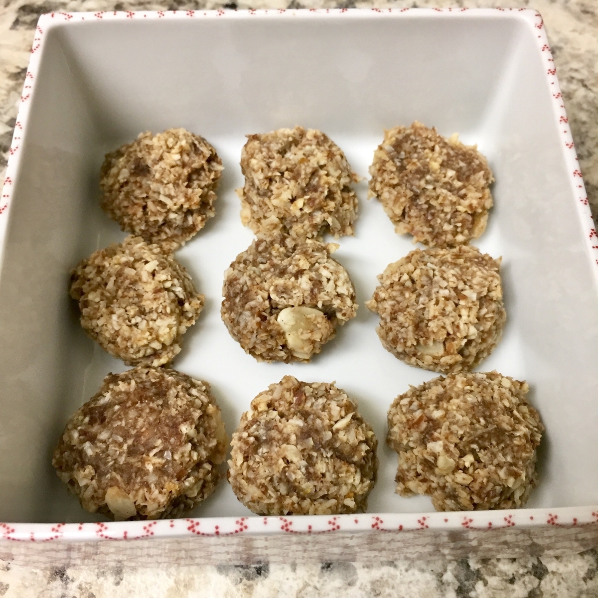 焼かない ココナッツバナナクッキーを作る ビーガンおやつ Living Sparkly Naturally 地球と身体にやさしい生活 焼かない ココナッツバナナクッキーを作る ビーガンおやつ Living Sparkly Naturally 地球と身体にやさしい生活