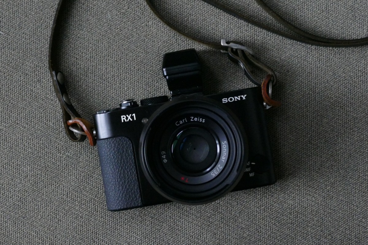 35 F2 単焦点レンズ固定のフルサイズセンサ搭載最小カメラで孤高の一品 Sony Dsc Rx1 まるのるま 35 F2 単焦点レンズ固定のフルサイズセンサ搭載最小カメラで孤高の一品 Sony Dsc Rx1 まるのるま