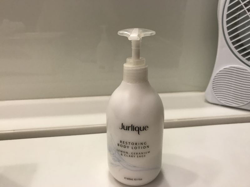 カンタス航空ラウンジアメニティ2 カンタス航空ラウンジアメニティ2