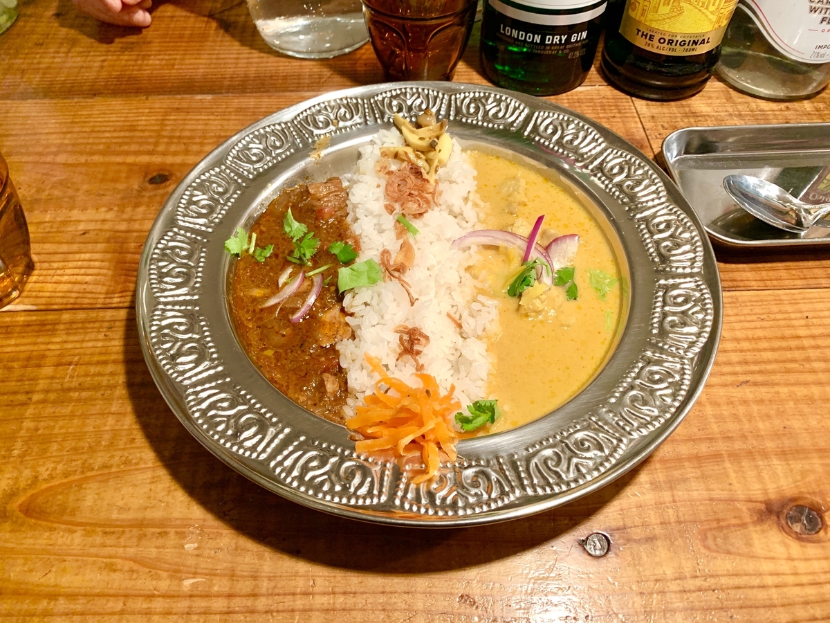 新宿二丁目の スパイスハット でレモン香るチキンカレー チキンカレー ポークビンダルー 美味しいもの食って写真撮って あとで振り返ってのブログ