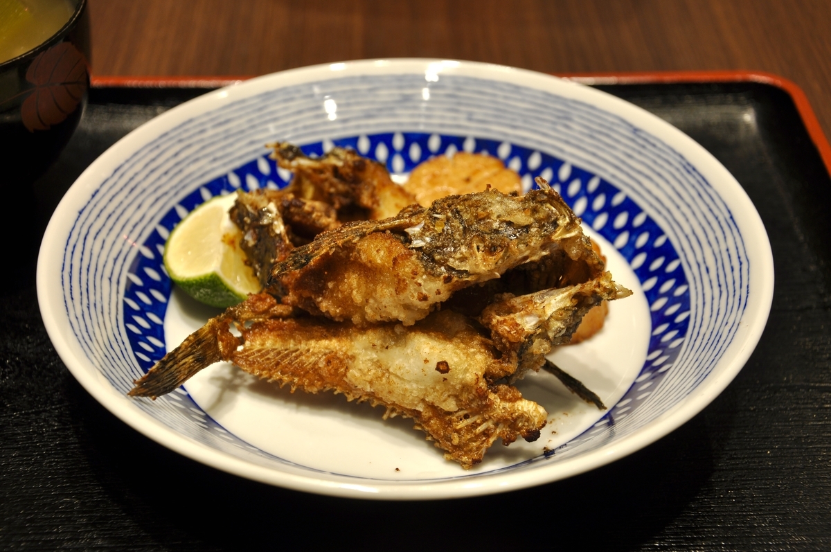 豊洲の 米花 でオコゼ唐揚げ 牛と鶏と牛蒡の煮物 里芋煮 鰯のつみれ汁 美味しいもの食って写真撮って あとで振り返ってのブログ