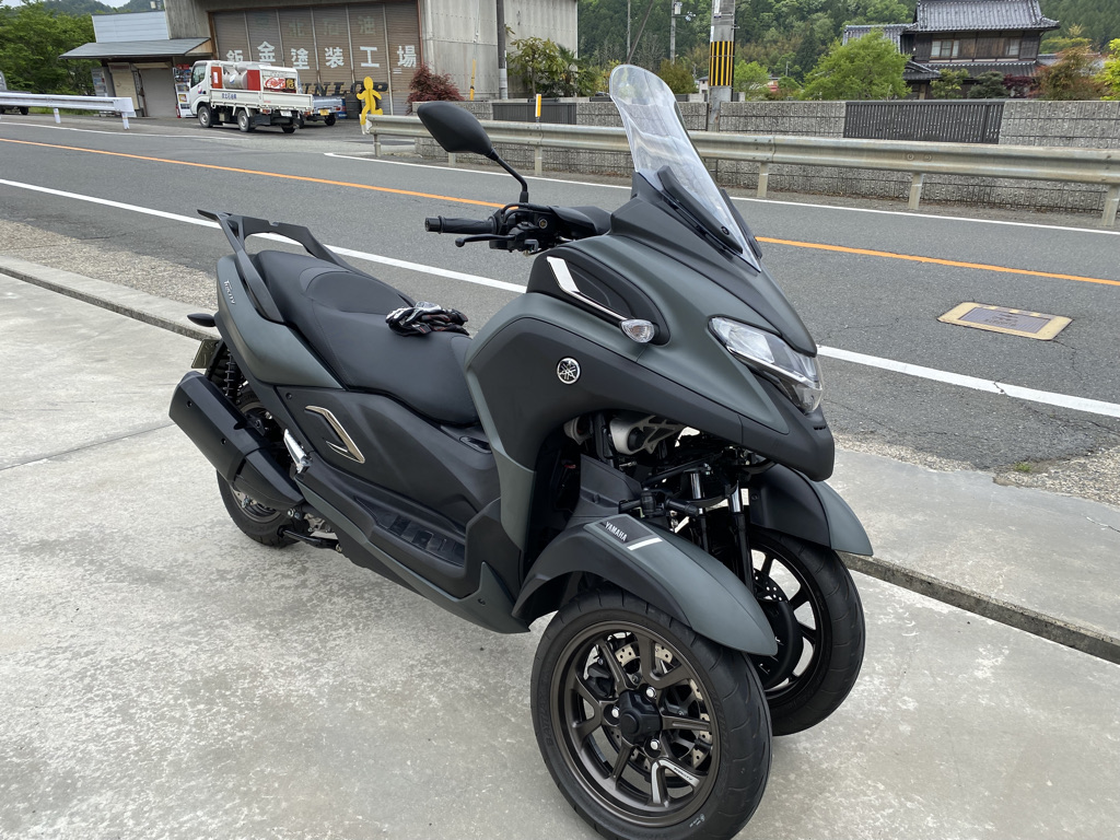 レンタルバイク Yamaha トリシテイ３００ 三輪バイク インプレッション Logo Life