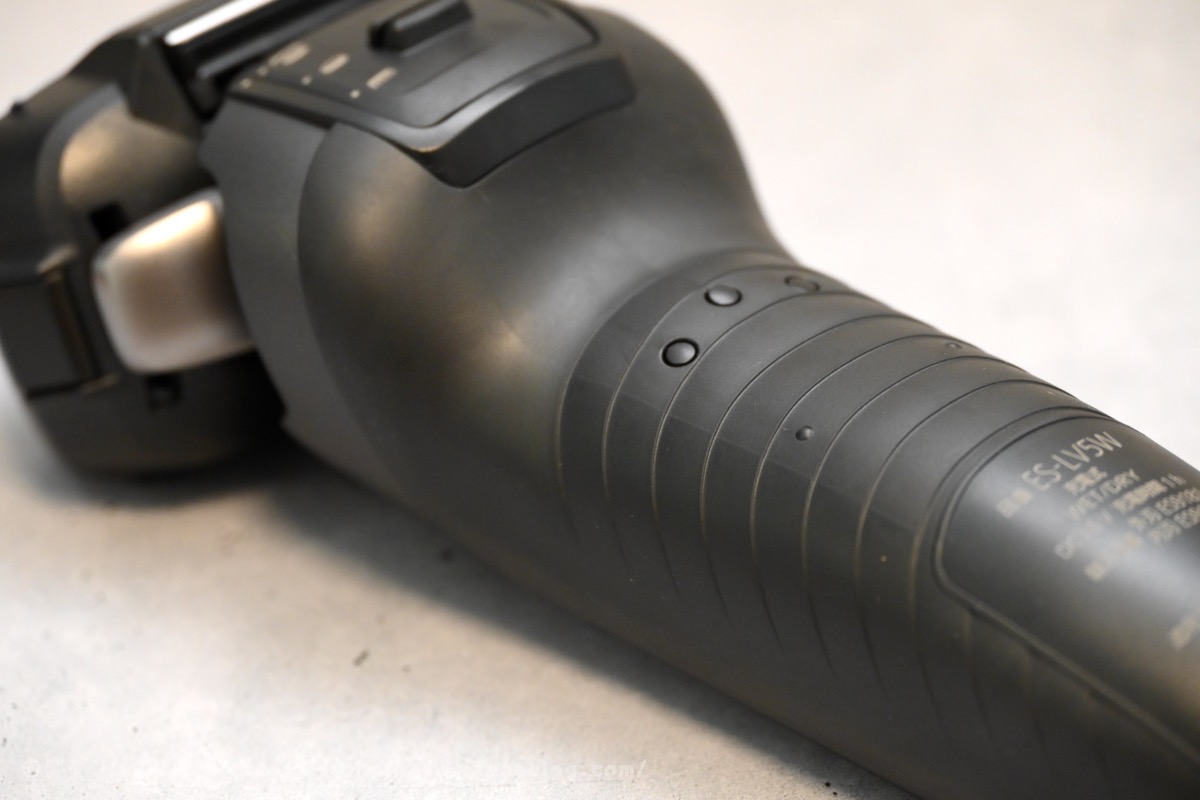 6年半ぶりに電動シェーバーを買い換えた：ラムダッシュ「ES-LV5W-K