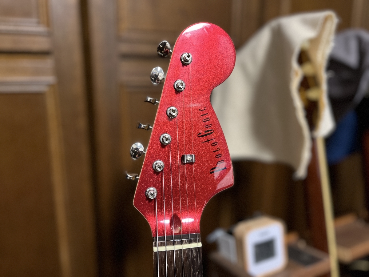 初めてエレキギターを購入。その名はPhotogenic製MG-200（むったん
