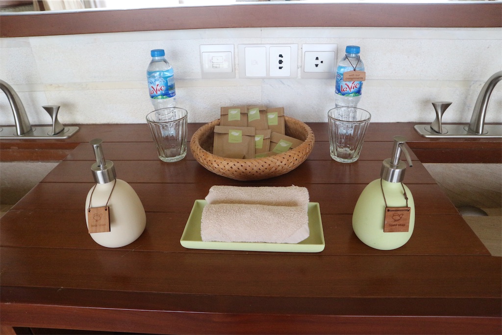 f:id:lotus_times:20191006114725j:plain alt="bathroom"