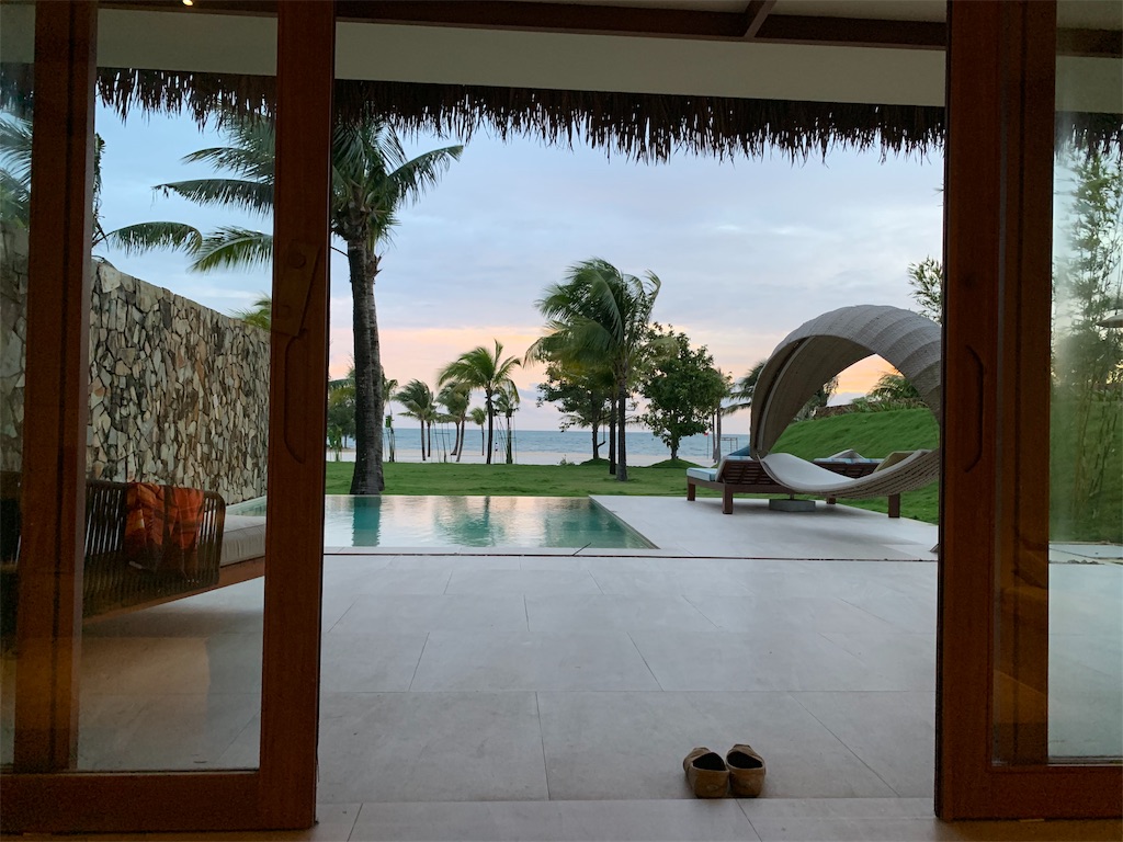 f:id:lotus_times:20191006114807j:plain alt="pool"