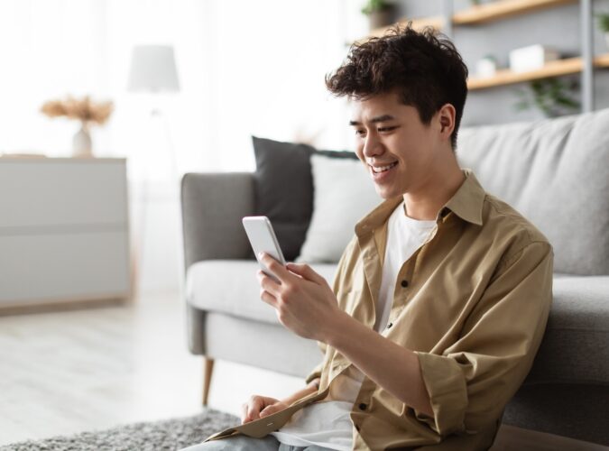 年下男性が心を開いた女性に見せる態度とは？年下男子の脈ありサインを解説