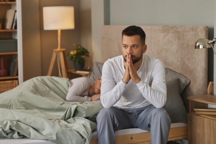 男が別れて死ぬほど後悔した彼女の特徴とは？愛してくれた彼女を振って後悔する？